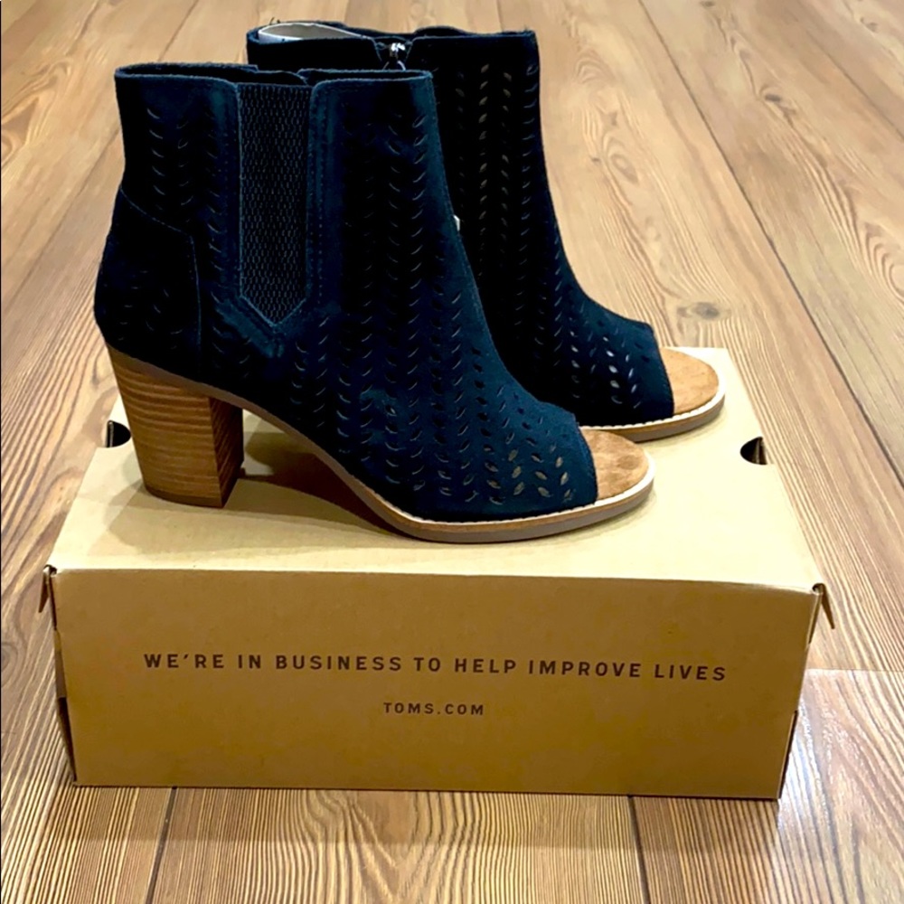 NWT Toms Mallorca bootie size 7.